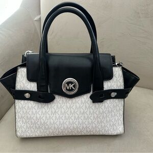 Michael Kors Black and white Carmen Satchel, Hangbag